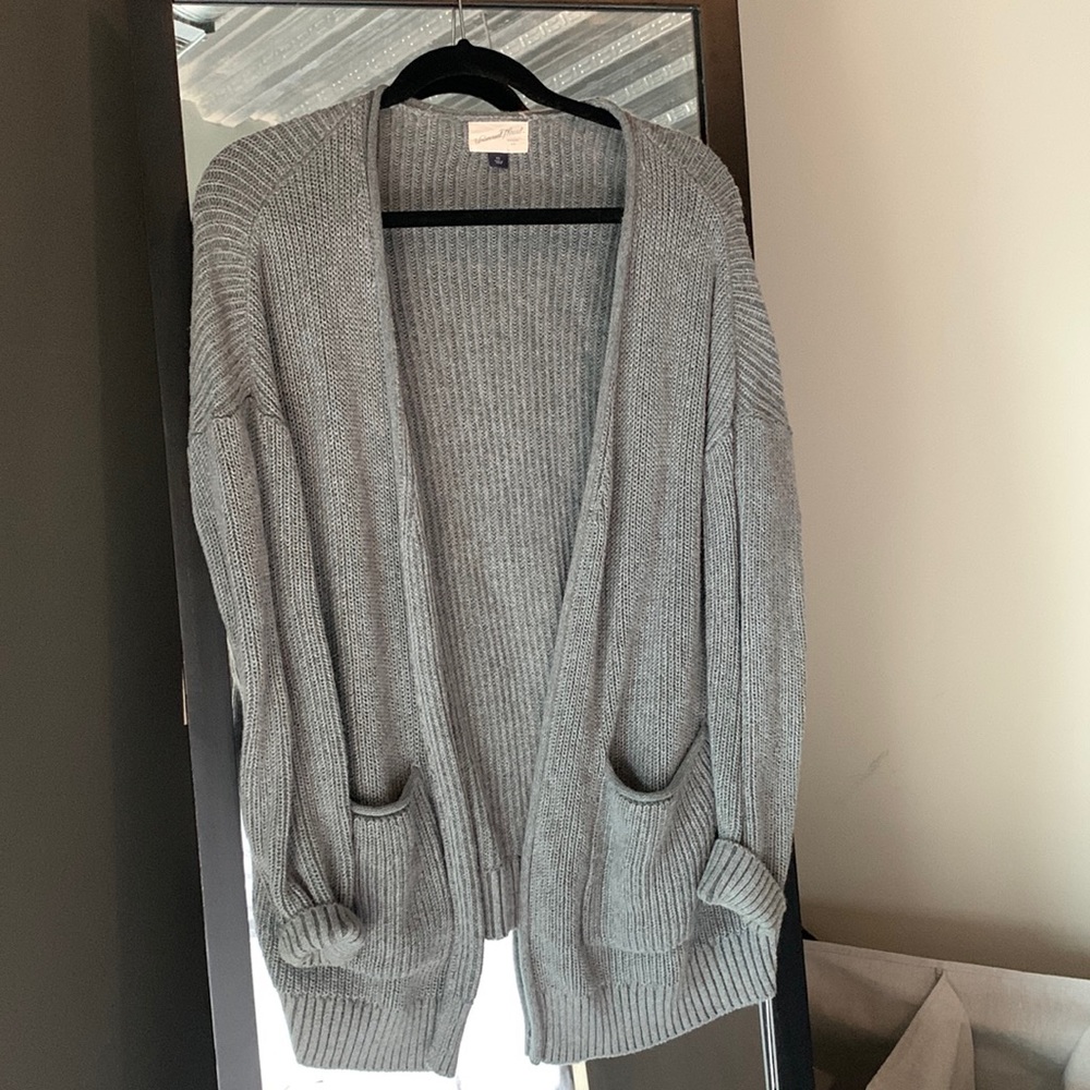Grey cardigan w/ pockets
